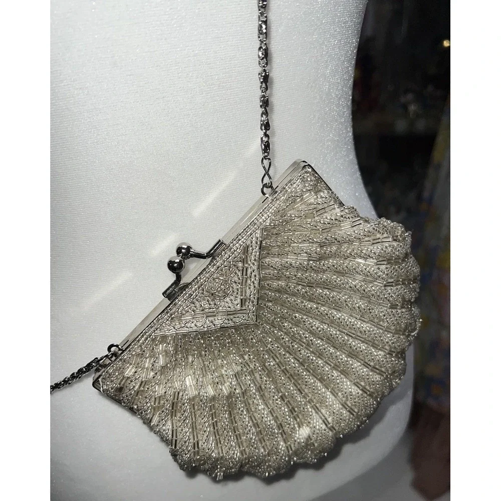 #43 La Regale Silver Glass  Beaded  Clamshell Crossbody Purse With A Chain Strap